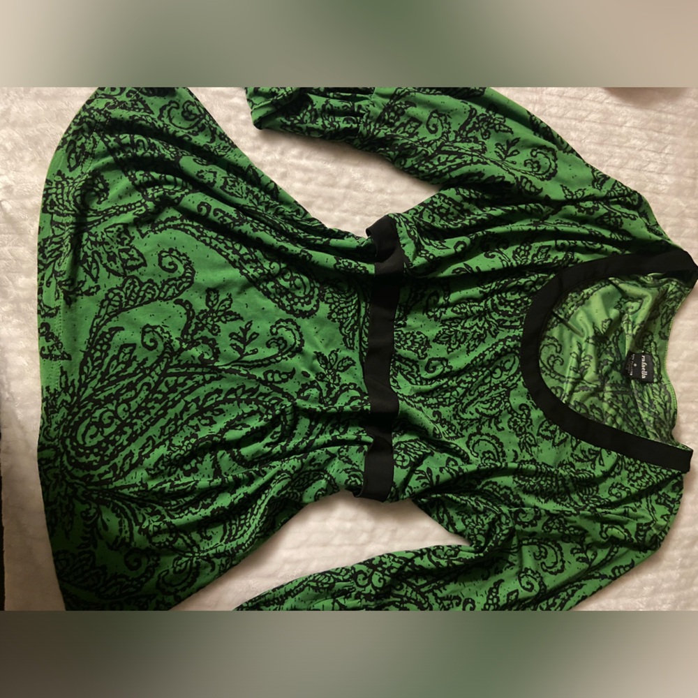A Rafaela green patter top